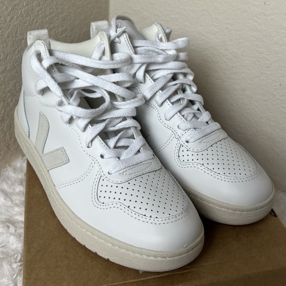 Veja High Top Sneakers Women's Size: 7 - Picture 1 of 8